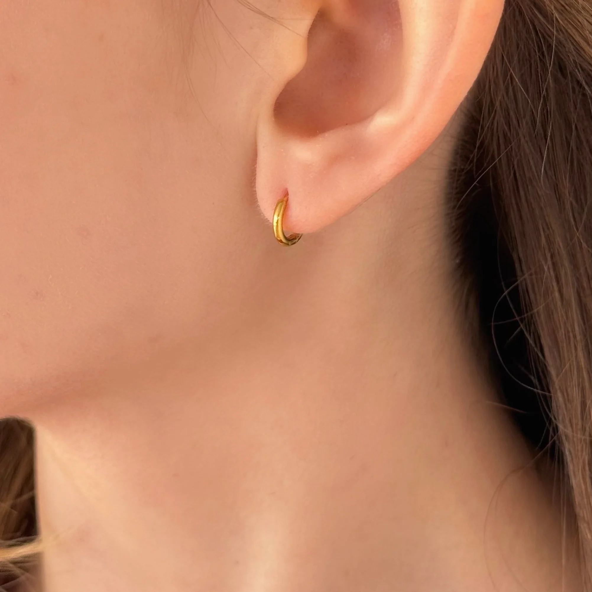 6MM GOLD MINI HOOP earrings - Image 3