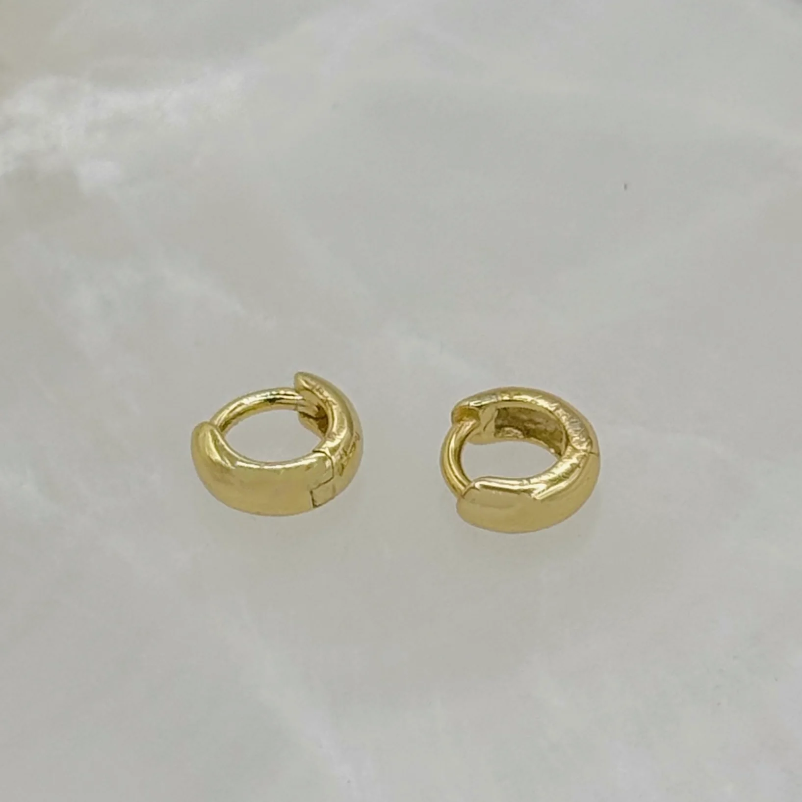 8MM GOLD STERLING SUPER MINI HOOP earrings - Image 2