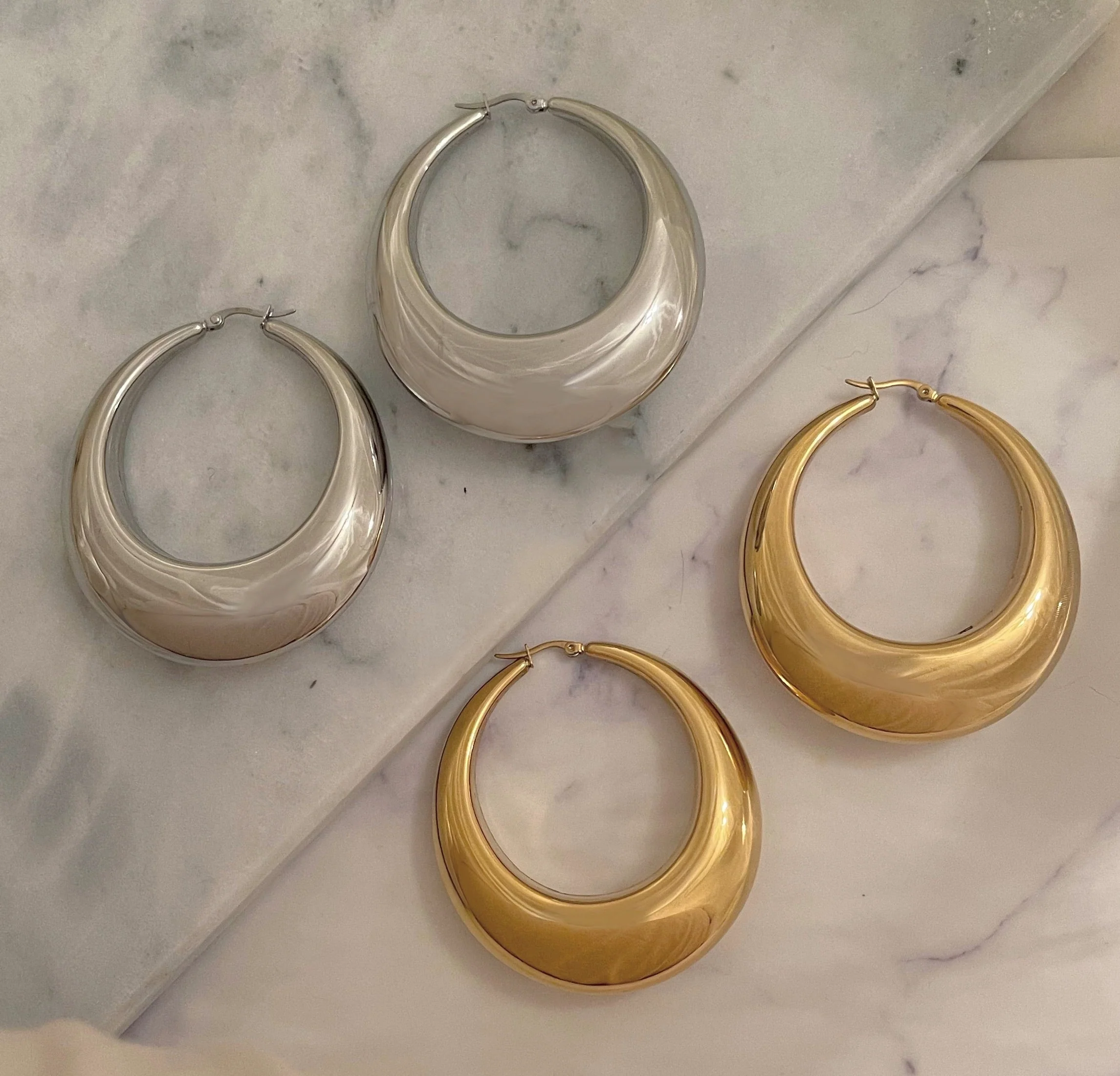 ALISSA TAPERED HOOP earrings