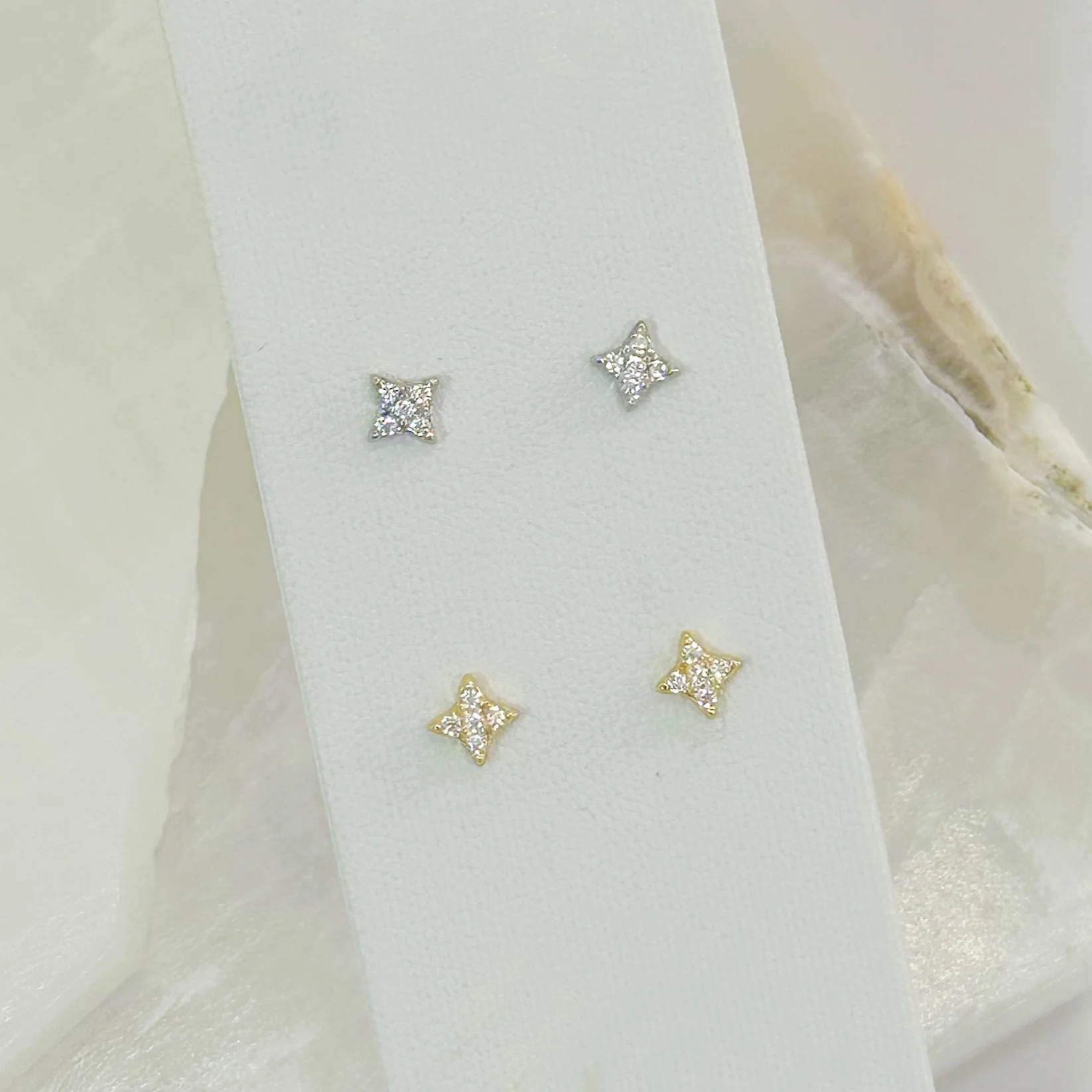CRYSTAL SQUARE STUD earrings