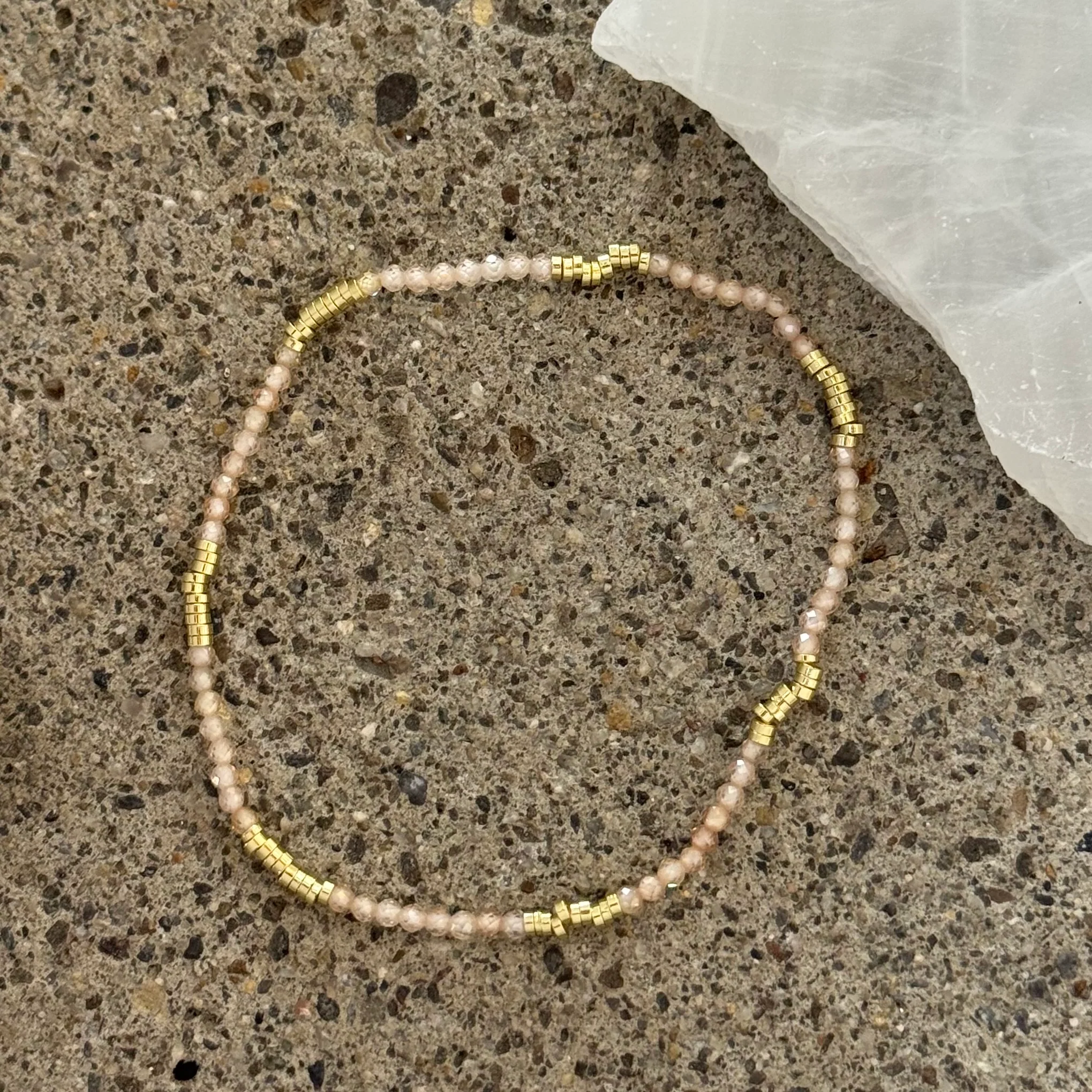 DIAMOND CUT SMOKY QUARTZ GOLD BEADED STRETCHY bracelet