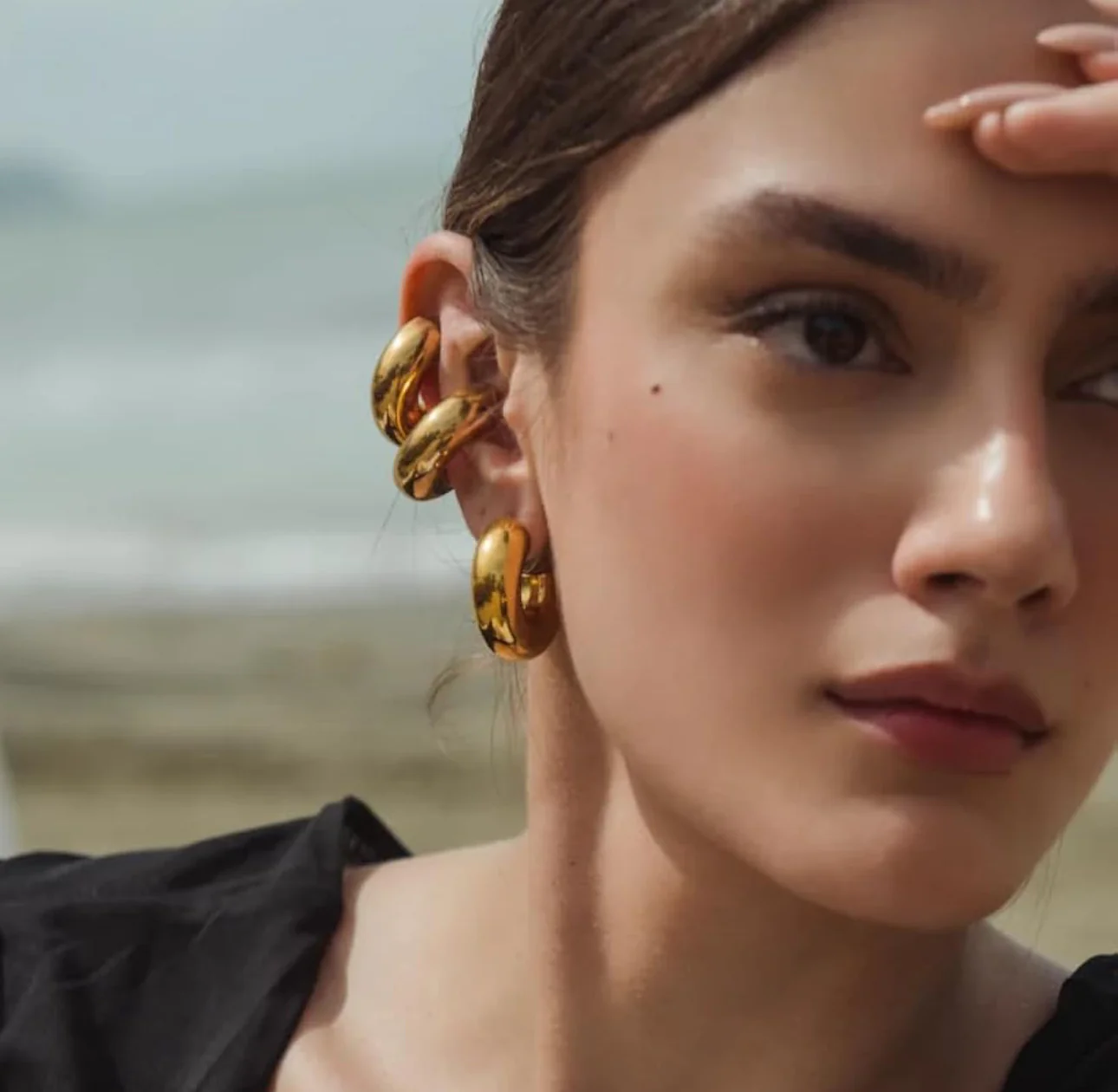 GOLD CHUNKY EAR CUFF earrings - Image 2