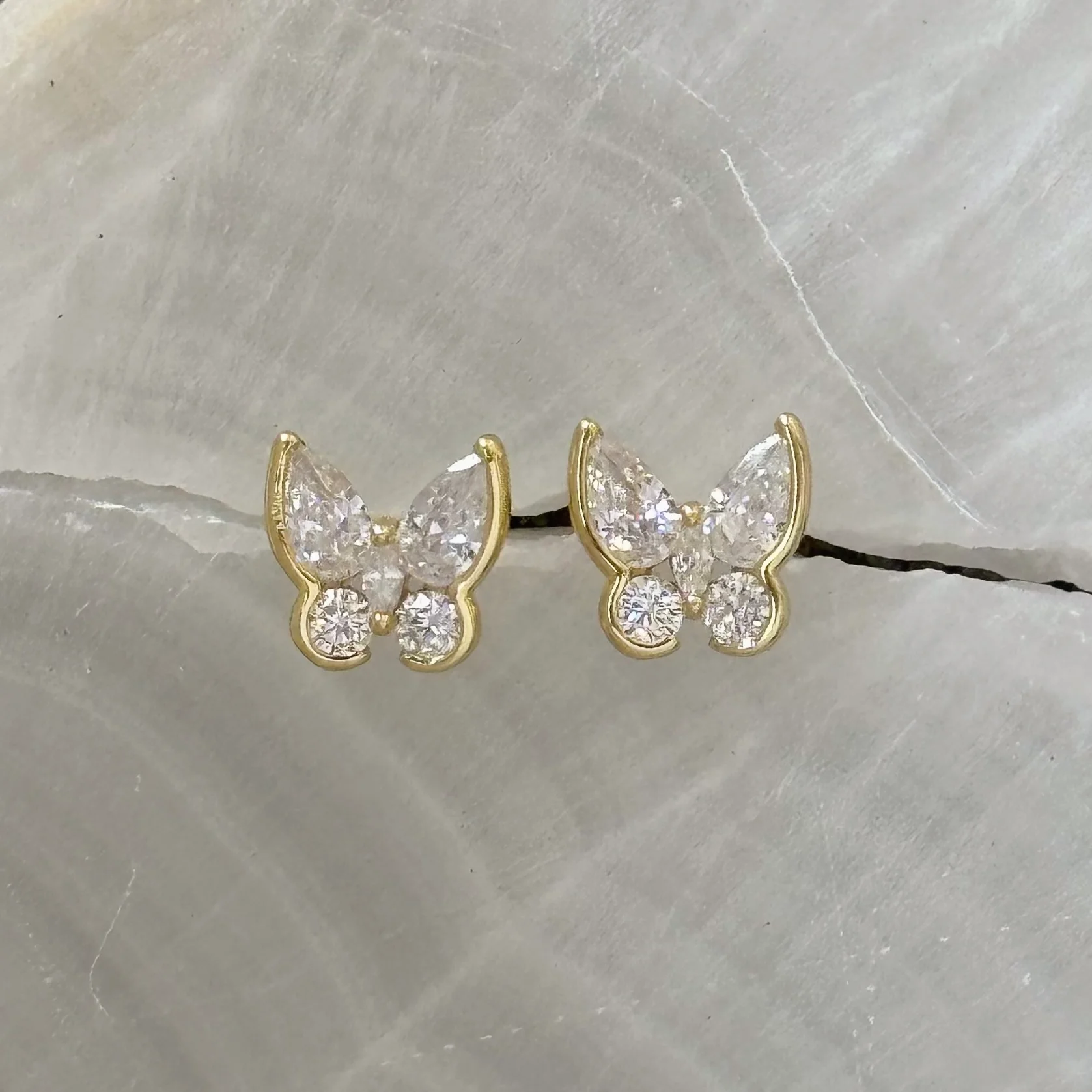 GOLD CRYSTAL GRACEFUL BUTTERFLY STUD earrings