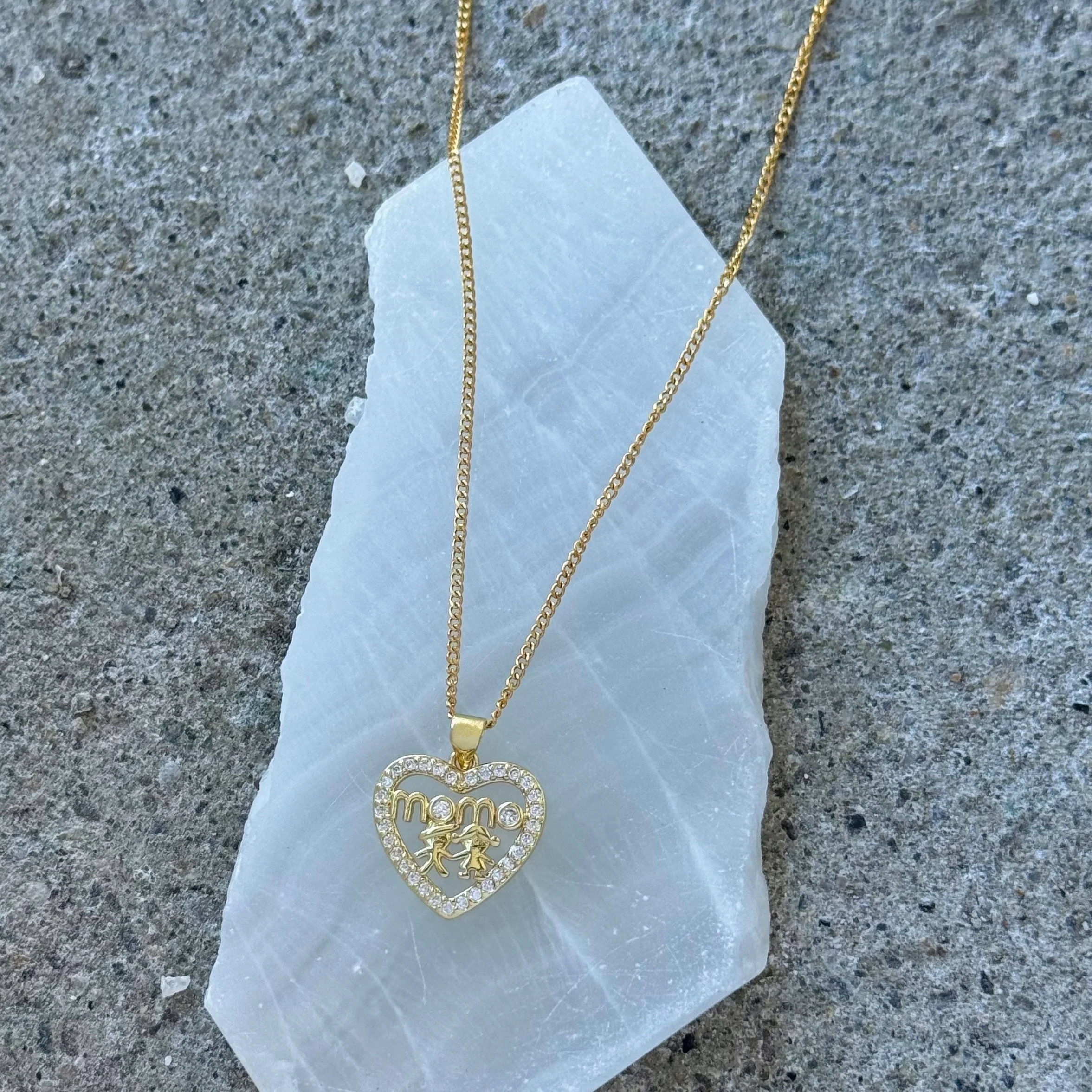 GOLD CRYSTAL HEART MAMA necklace