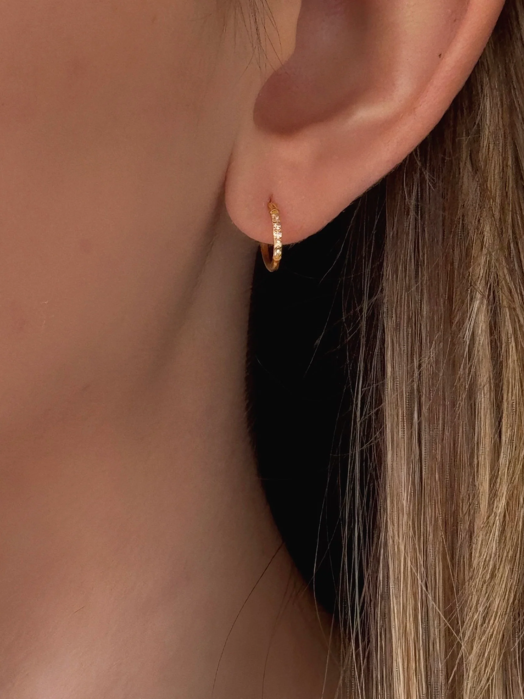 GOLD CRYSTAL THIN MINI HOOP earrings - Image 2