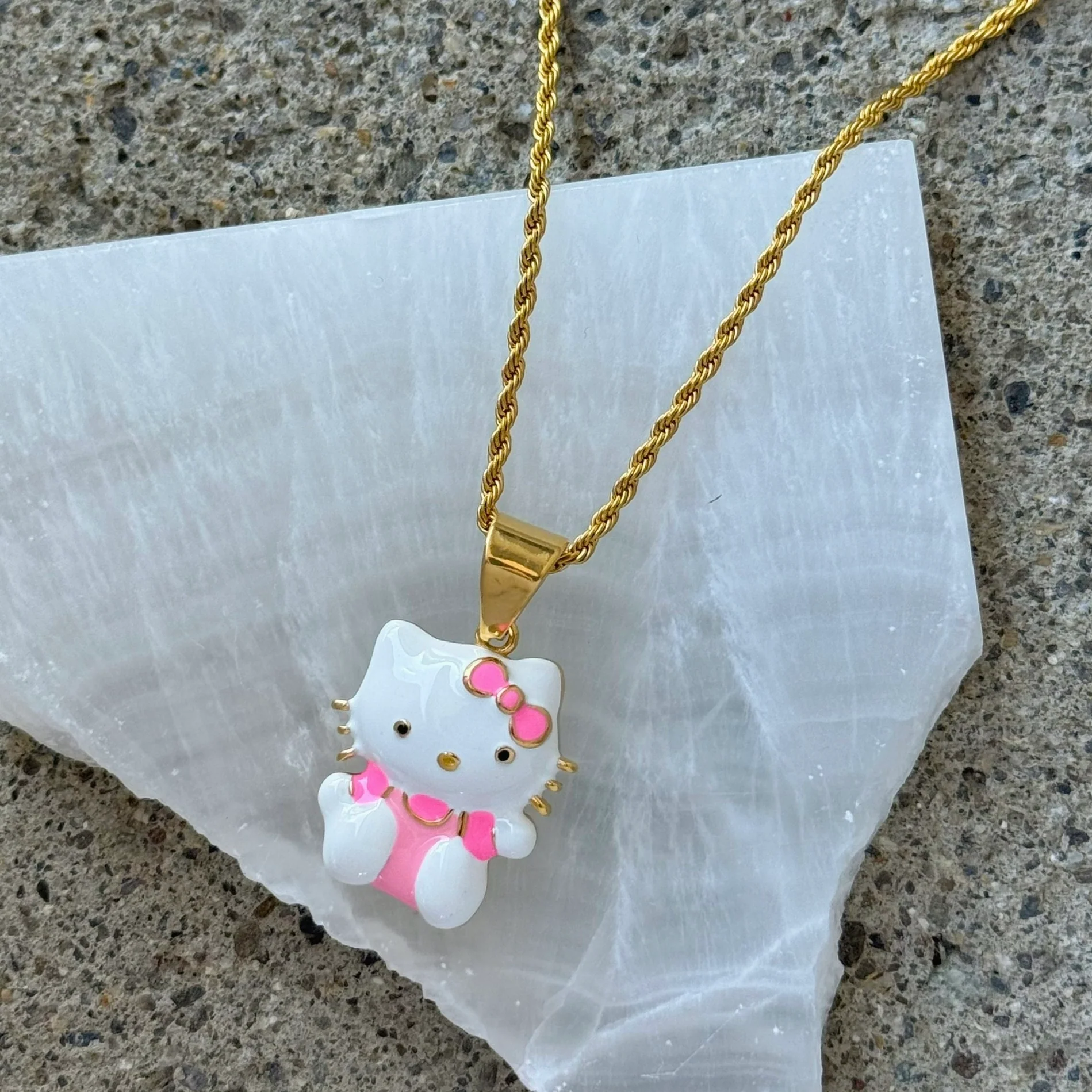 GOLD KITTY CARTOON necklace