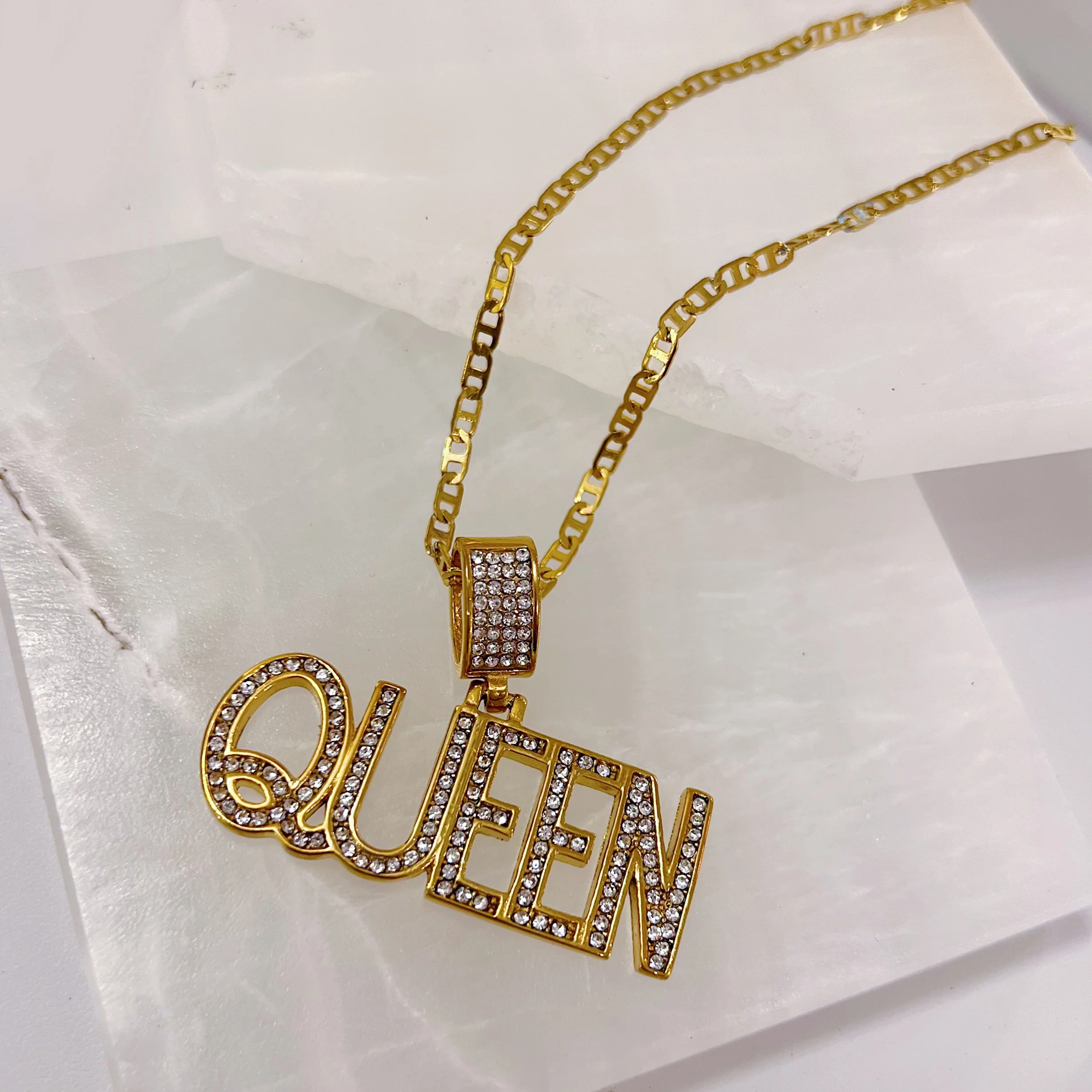 QUEEN II necklace