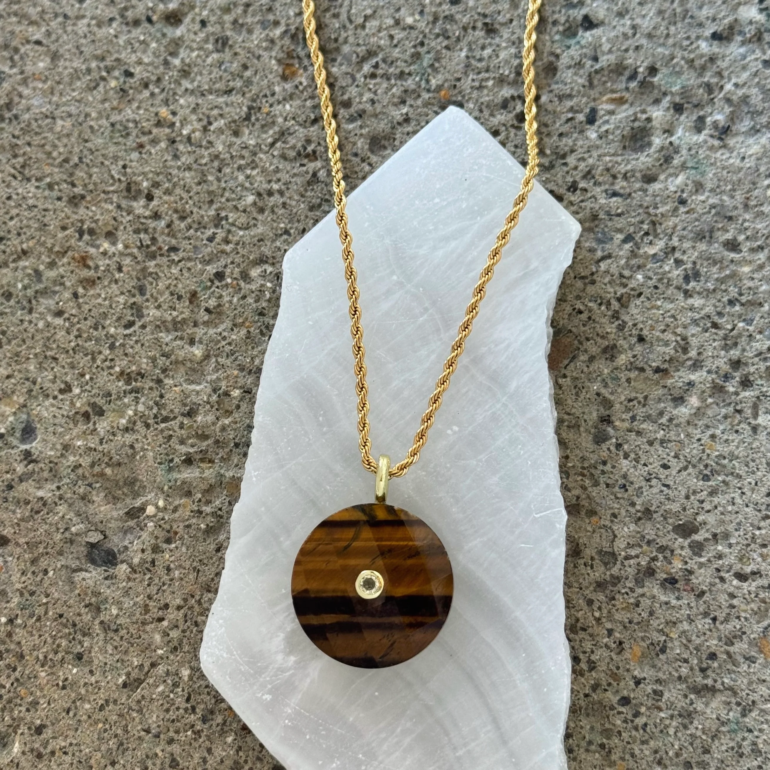 ROUND TIGERS EYE necklace