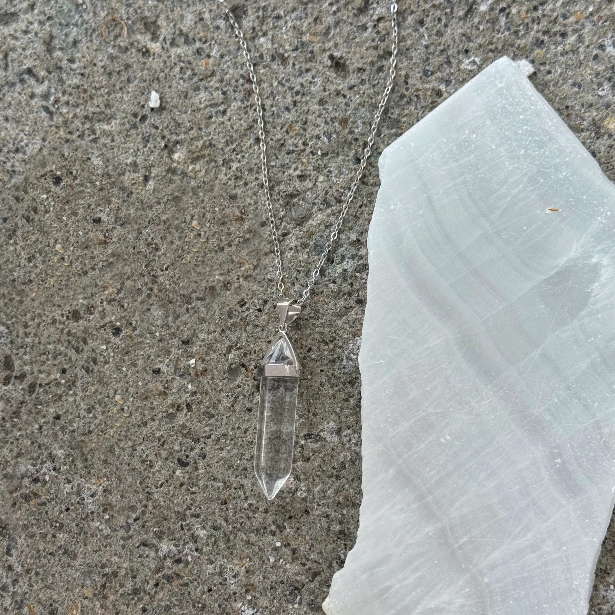 SILVER CLEAR QUARTZ AMULET necklace