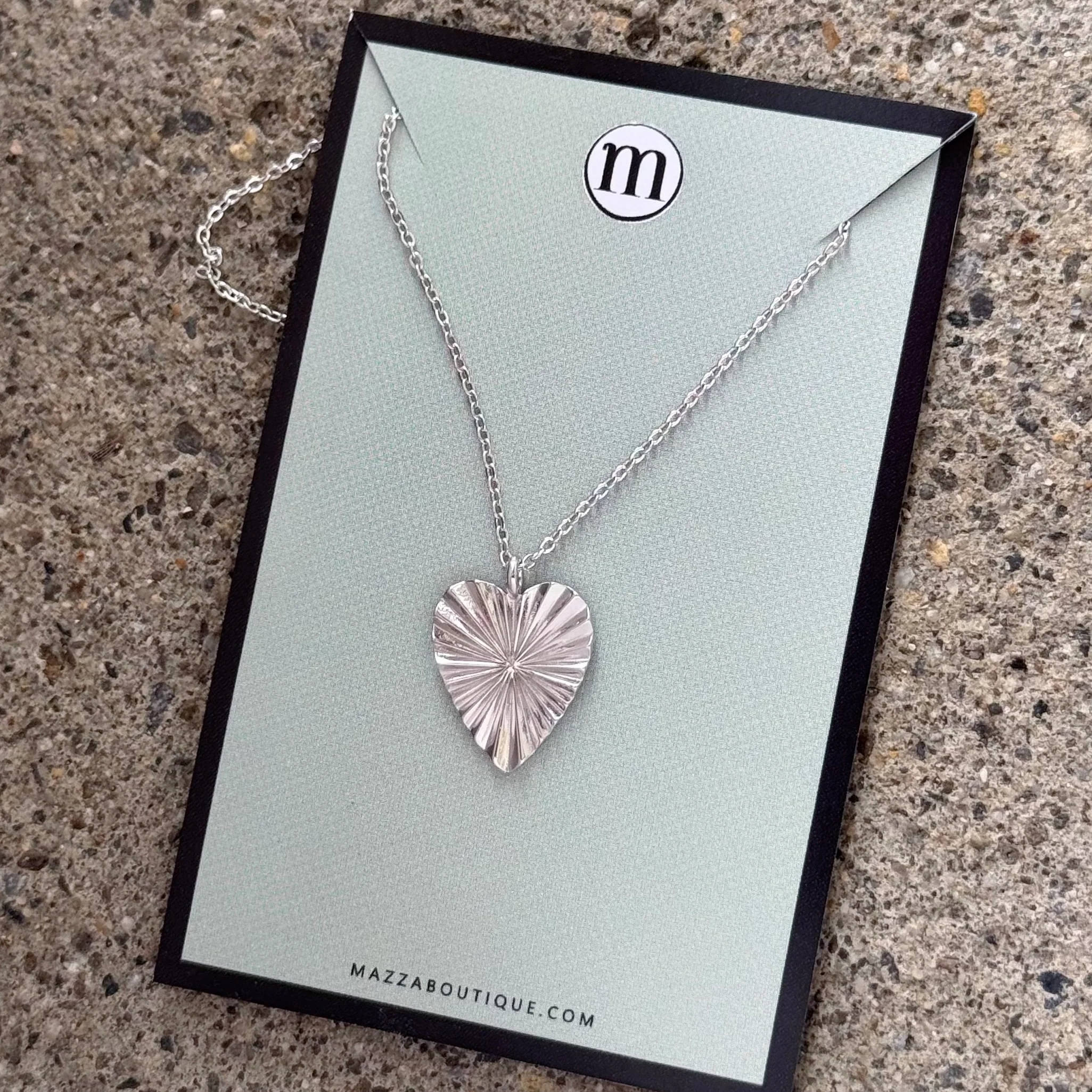 SILVER RIDGES HEART necklace