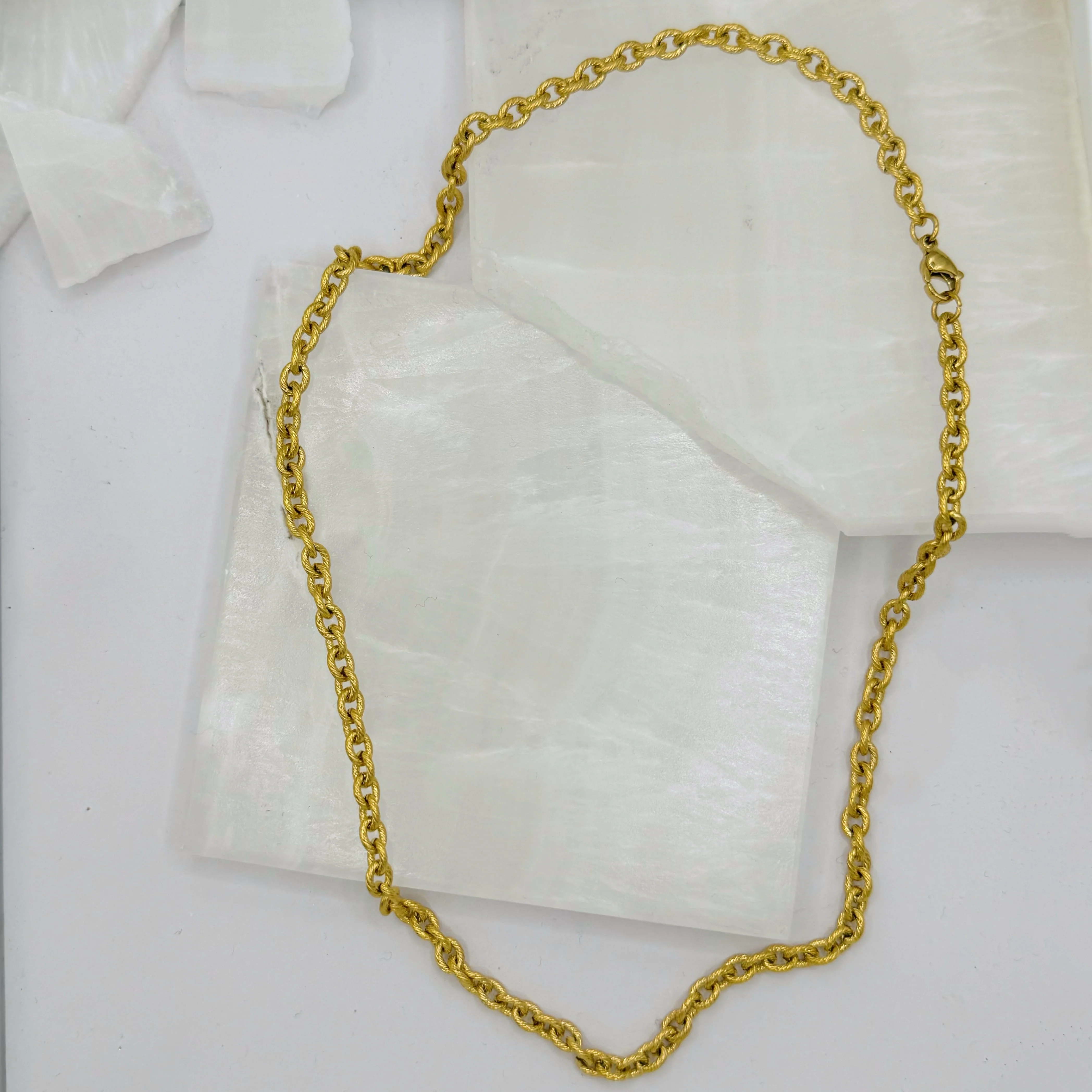 4MM GOLD TWISTED CHAIN LINK necklace
